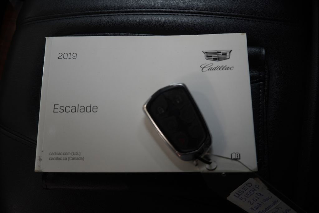 Used 2019 Cadillac Escalade Luxury AWD/4WD image 28