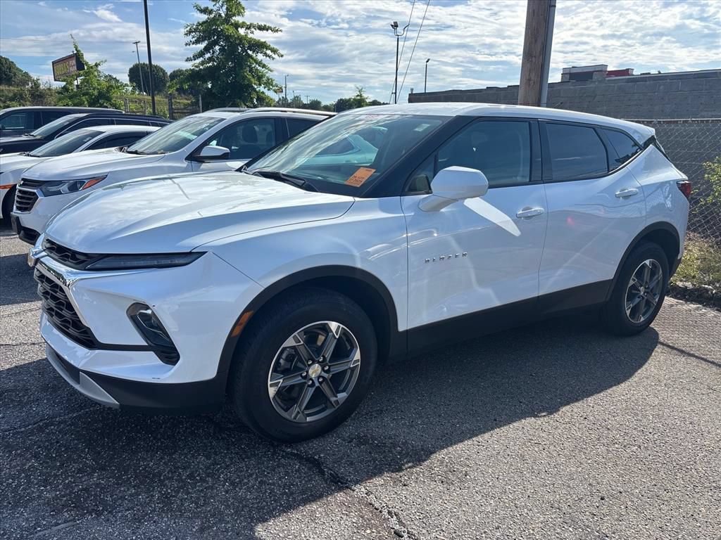 Used 2025 Chevrolet Blazer LT AWD/4WD image 20