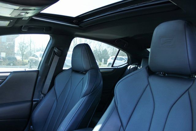 Used 2023 Lexus ES 350 F Sport w/ Accessory Package (Z2) image 15