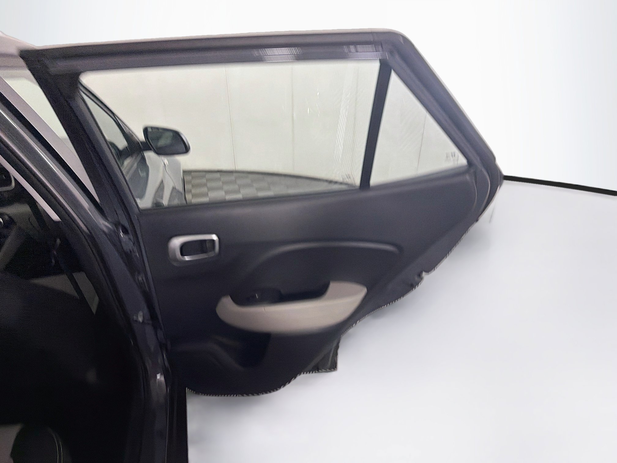 Used 2025 Hyundai Venue SEL FWD image 29