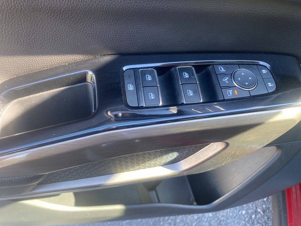 Used 2023 Nissan Pathfinder Platinum w/ Cargo Package image 11