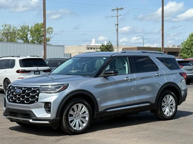 Used 2025 Ford Explorer Platinum w/ LUX Leather Package AWD/4WD image 39
