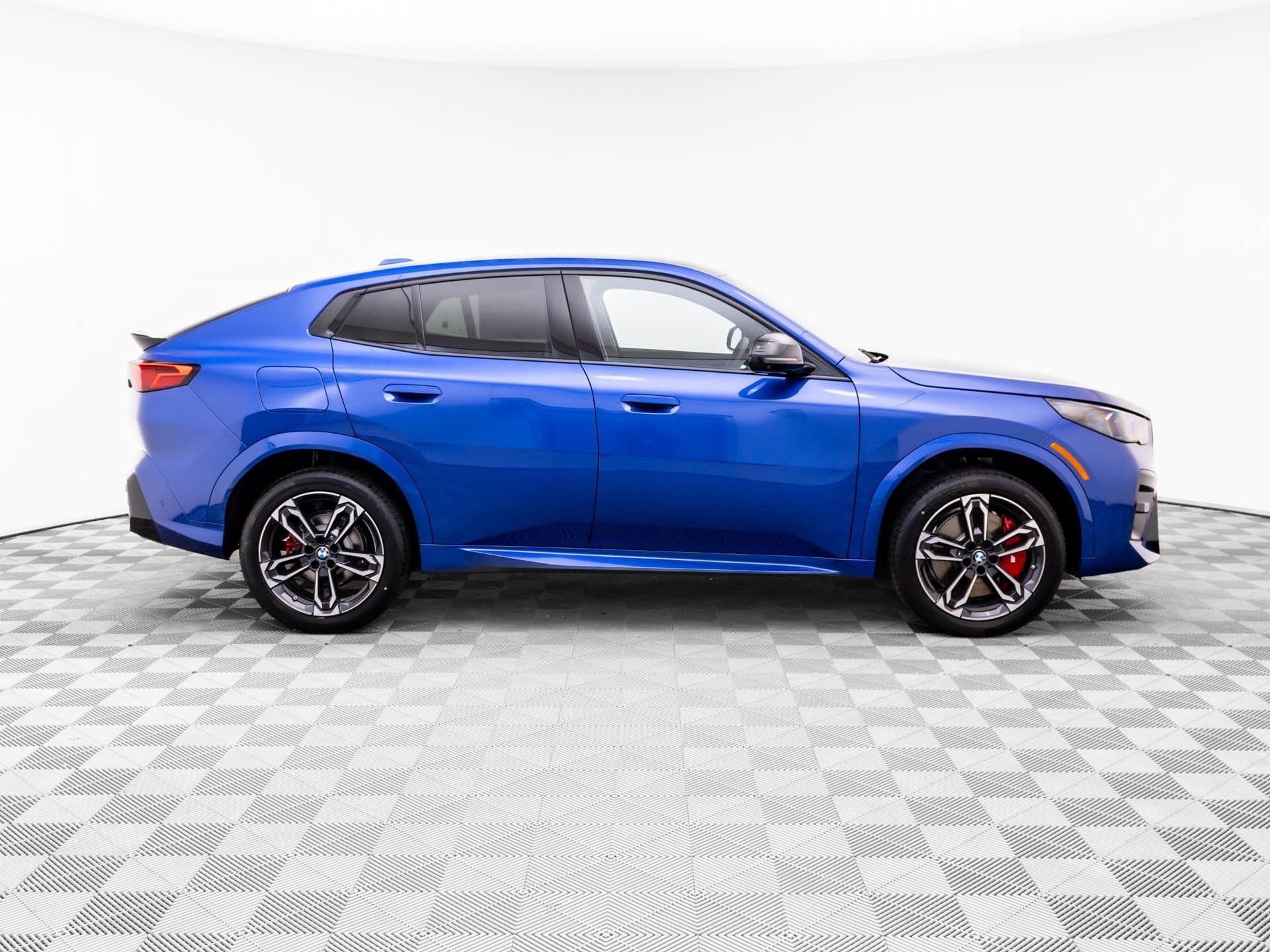 New 2026 BMW X2 xDrive28i w/ Technology Package AWD/4WD image 8