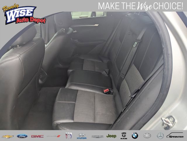 Used 2016 Chevrolet Impala LT w/ Convenience Package image 18