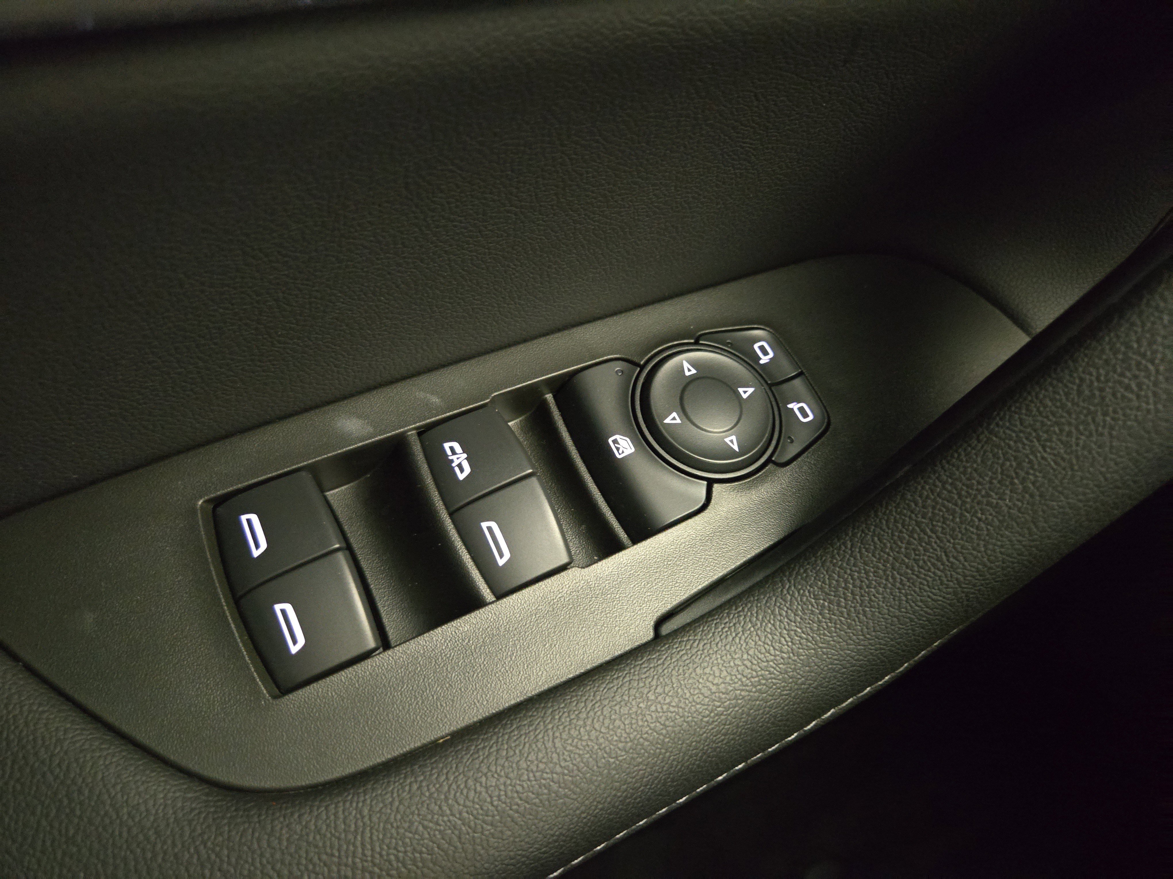 Used 2022 Chevrolet Blazer LT FWD image 26