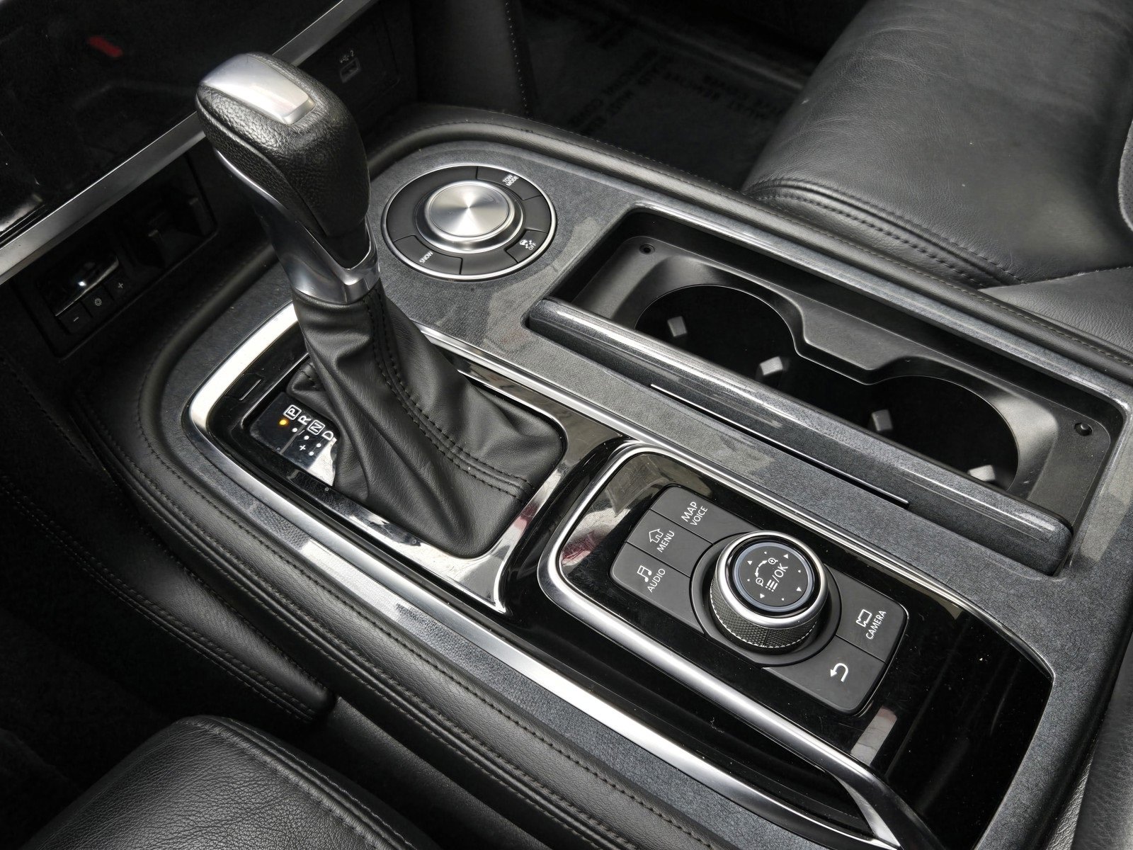 Used 2023 Nissan Armada SL w/ Midnight Edition Package image 20