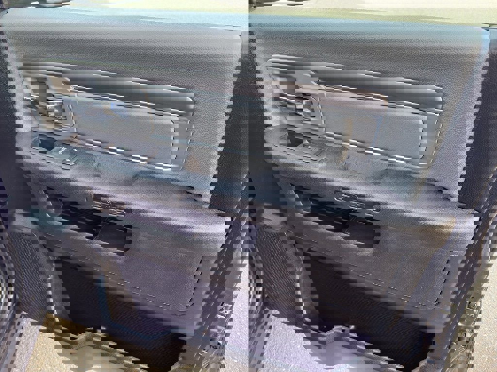 Used 2022 RAM 1500 Classic SLT image 23