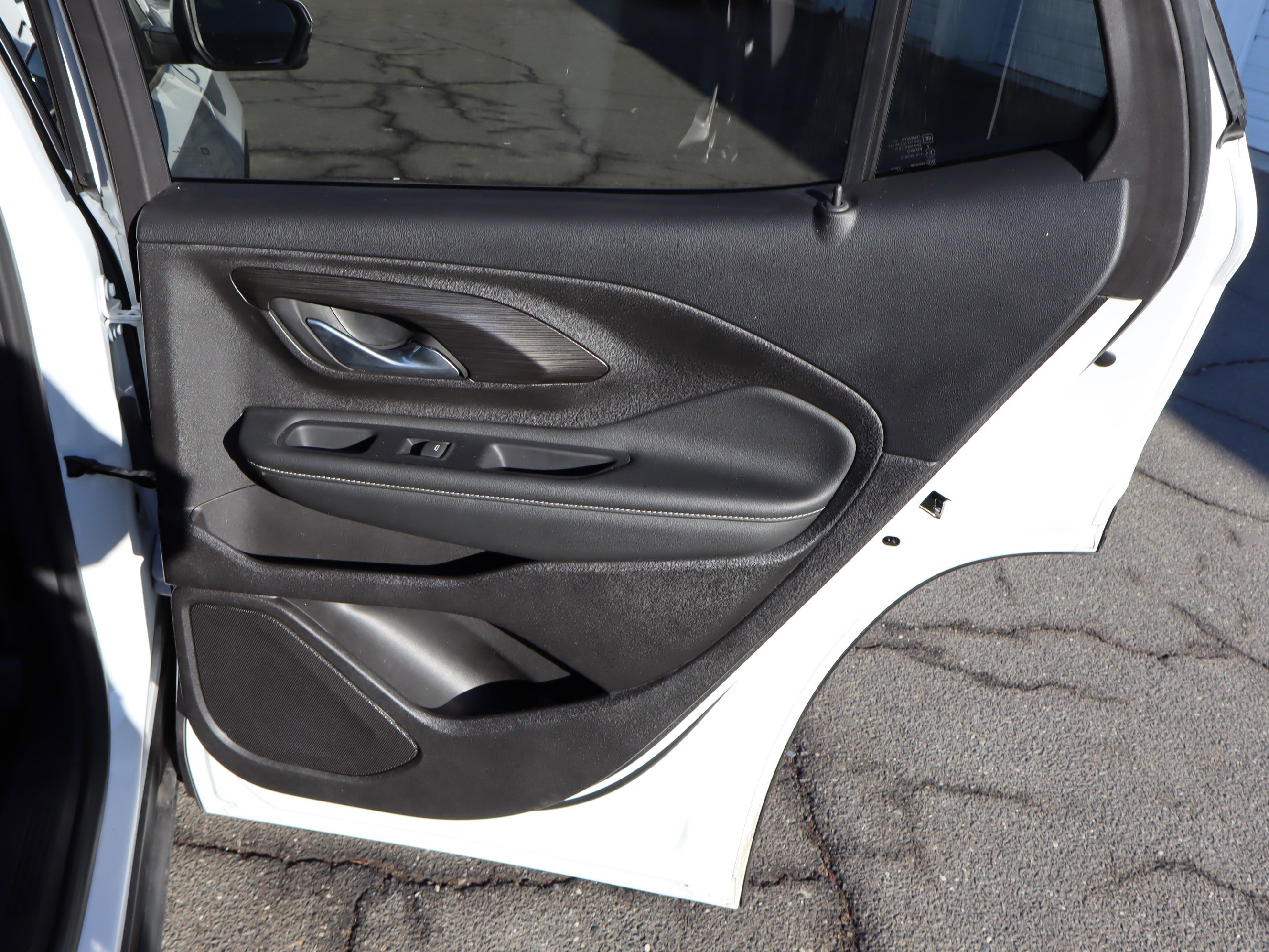 Certified 2024 GMC Terrain SLT image 33