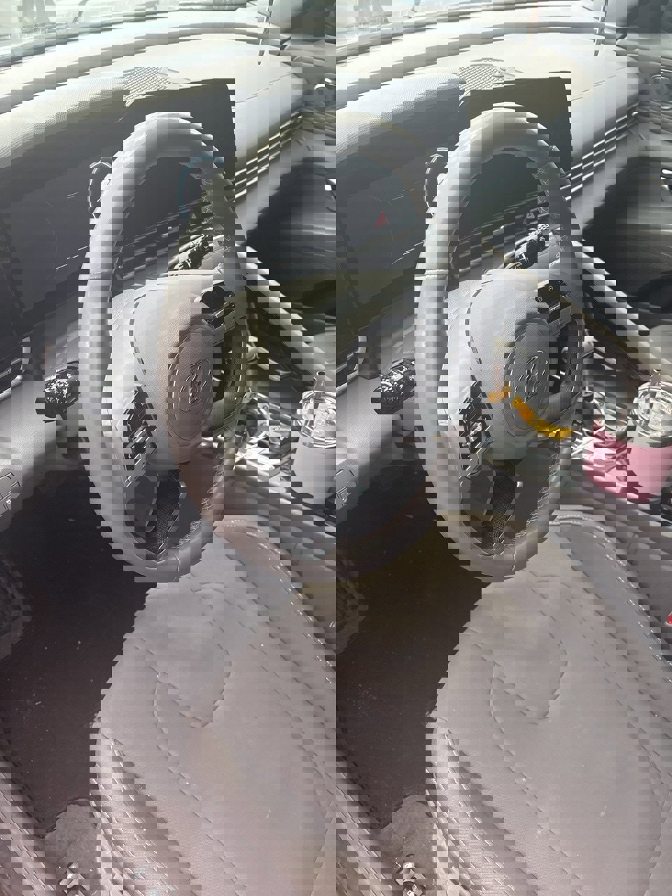 Used 2023 Hyundai Elantra SEL w/ Convenience Package image 3