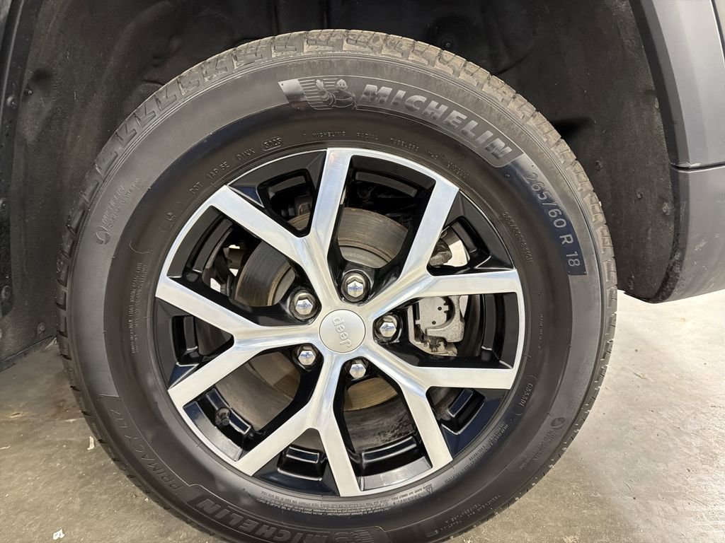 Used 2024 Jeep Grand Cherokee Limited image 13