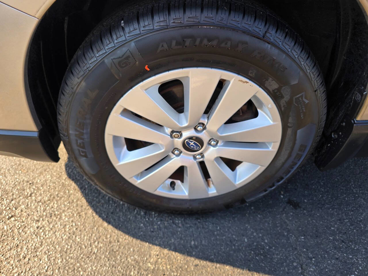 Used 2015 Subaru Outback 2.5i Premium AWD/4WD image 11