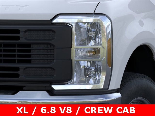 New 2026 Ford F250 XL w/ XL Chrome Package image 45