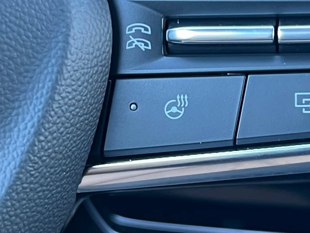 New 2026 Chevrolet Equinox LT w/ Safety and Technology Package AWD/4WD image 17