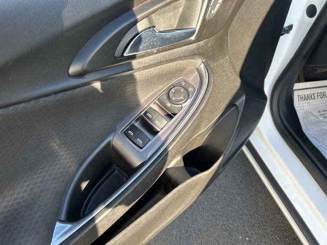 Used 2018 Chevrolet Malibu LT image 13