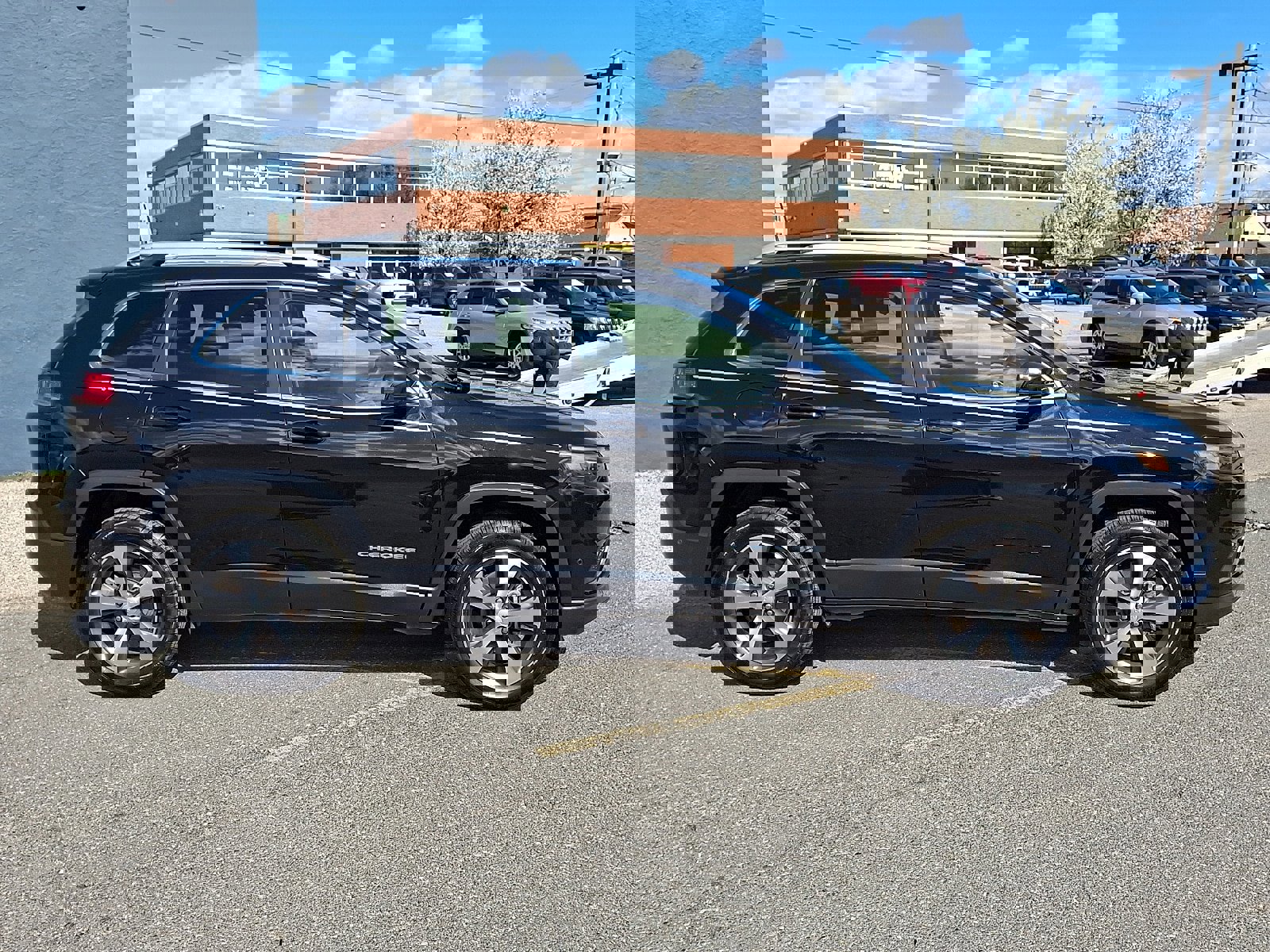 Used 2021 Jeep Cherokee Limited w/ Elite Package image 7