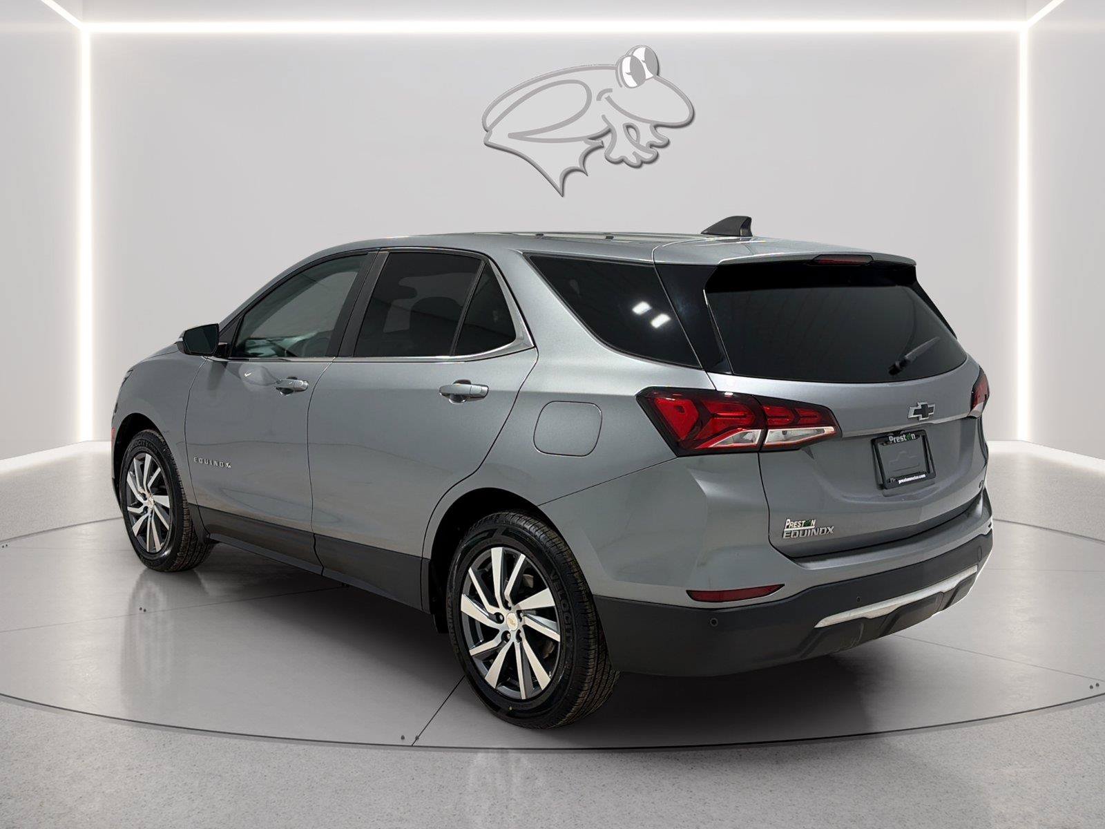 Used 2024 Chevrolet Equinox LT FWD image 3