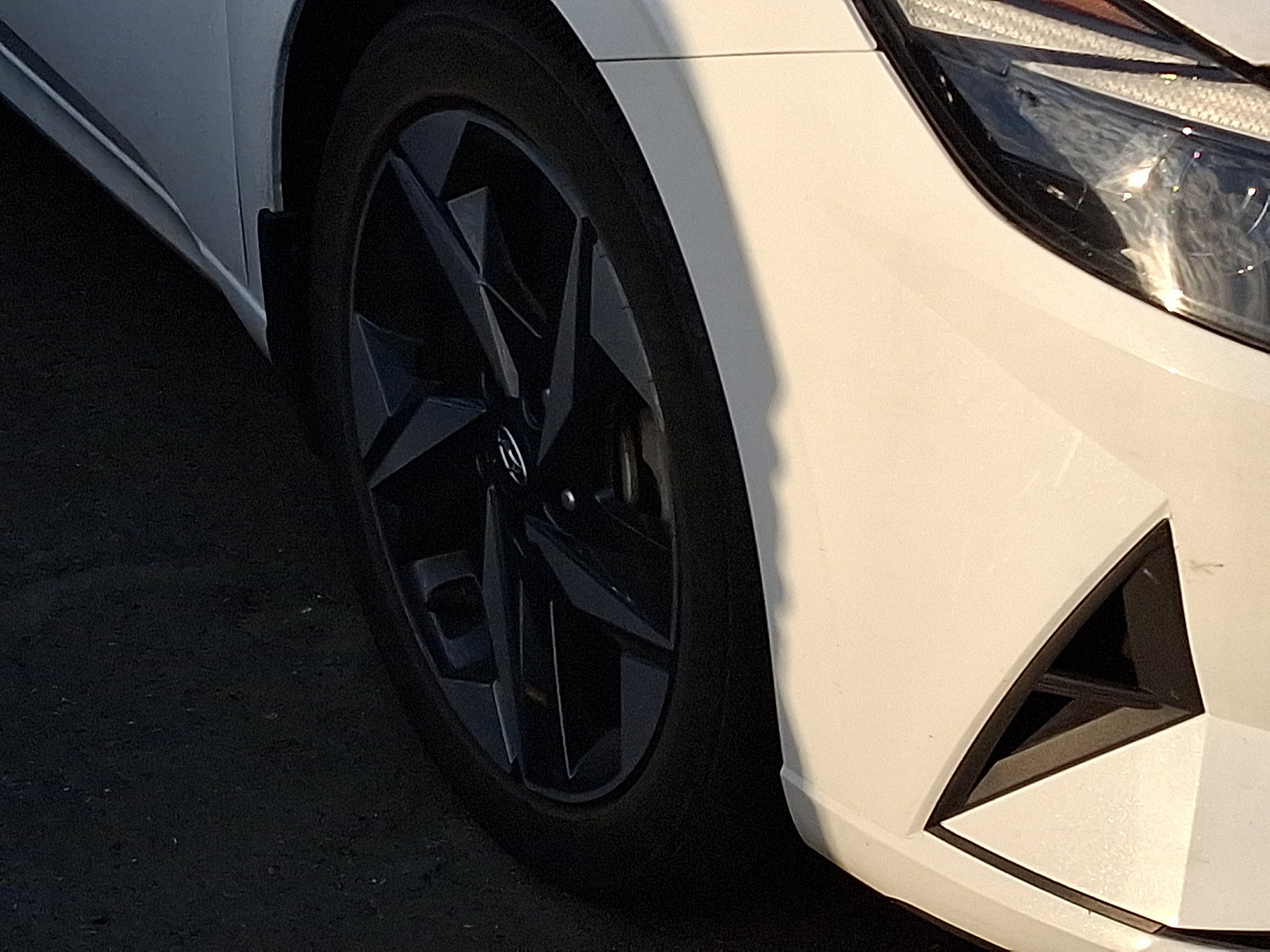 Used 2023 Hyundai Elantra SEL w/ Convenience Package image 10