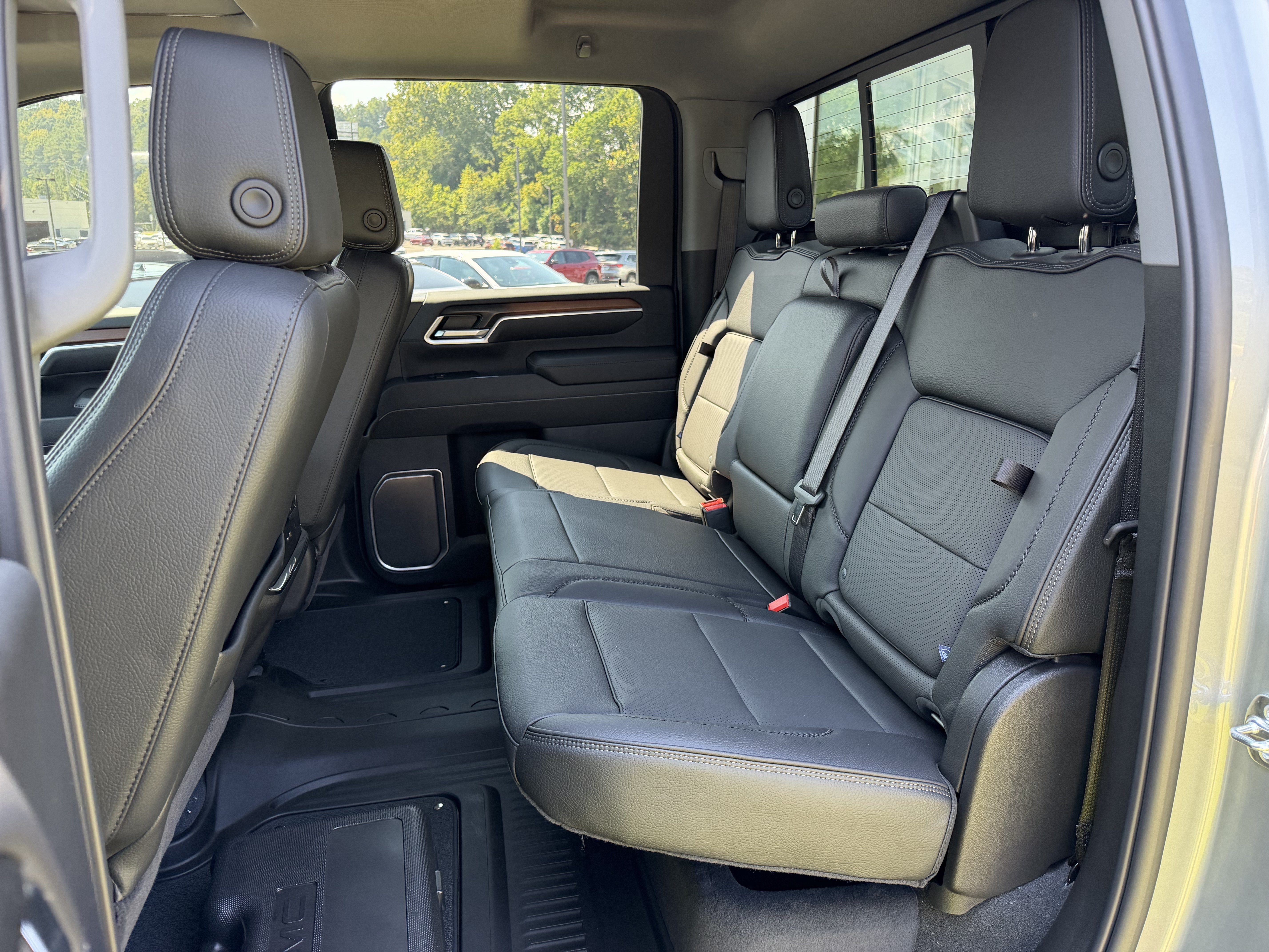 New 2026 GMC Sierra 2500 Denali w/ Denali Reserve Package AWD/4WD image 11