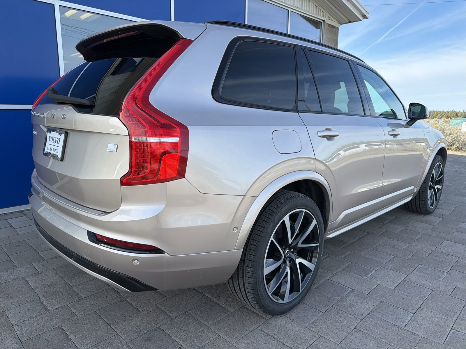 Certified 2023 Volvo XC90 T8 Plus w/ Protection Package Premier AWD/4WD image 7