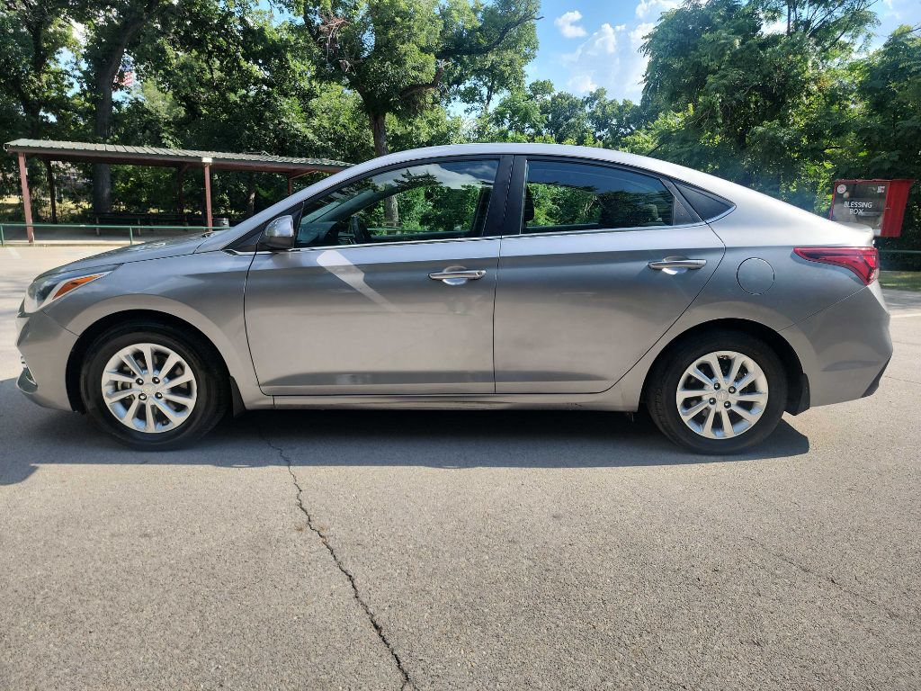 Used 2021 Hyundai Accent SEL FWD image 4