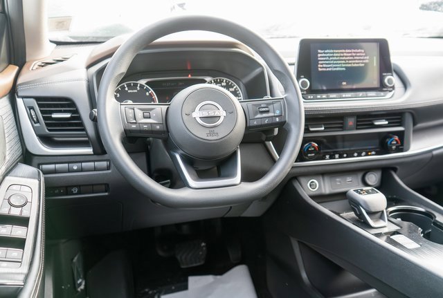 Used 2023 Nissan Rogue SV image 14