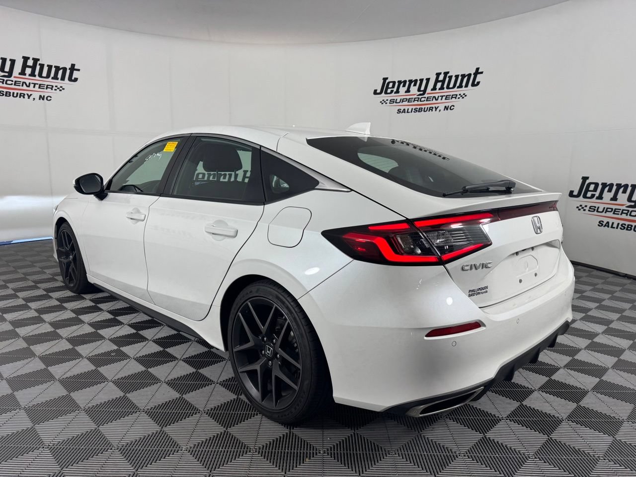 Used 2024 Honda Civic Sport Touring image 9
