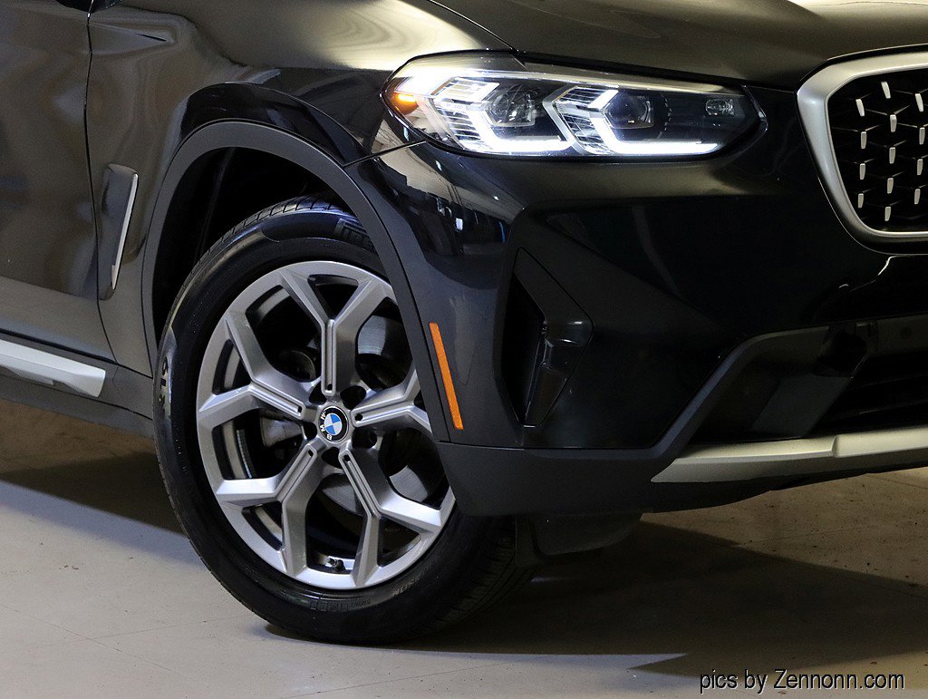 Certified 2023 BMW X4 xDrive30i w/ Premium Package image 3