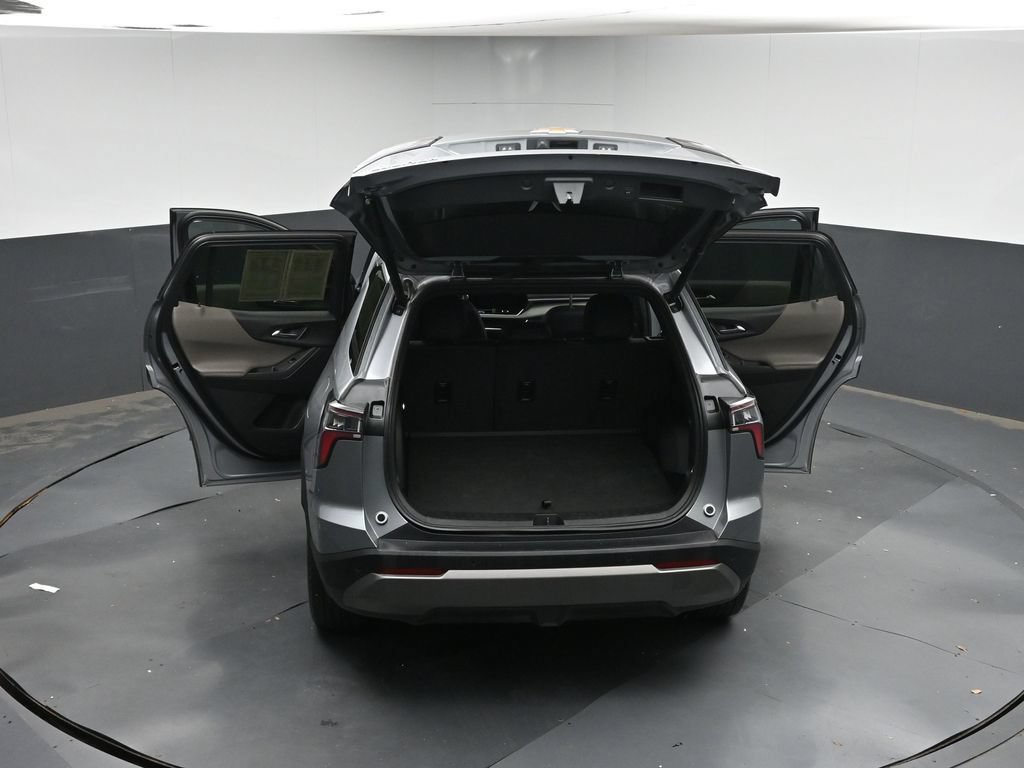 Used 2025 Chevrolet Equinox LT w/ Convenience Package II FWD image 46