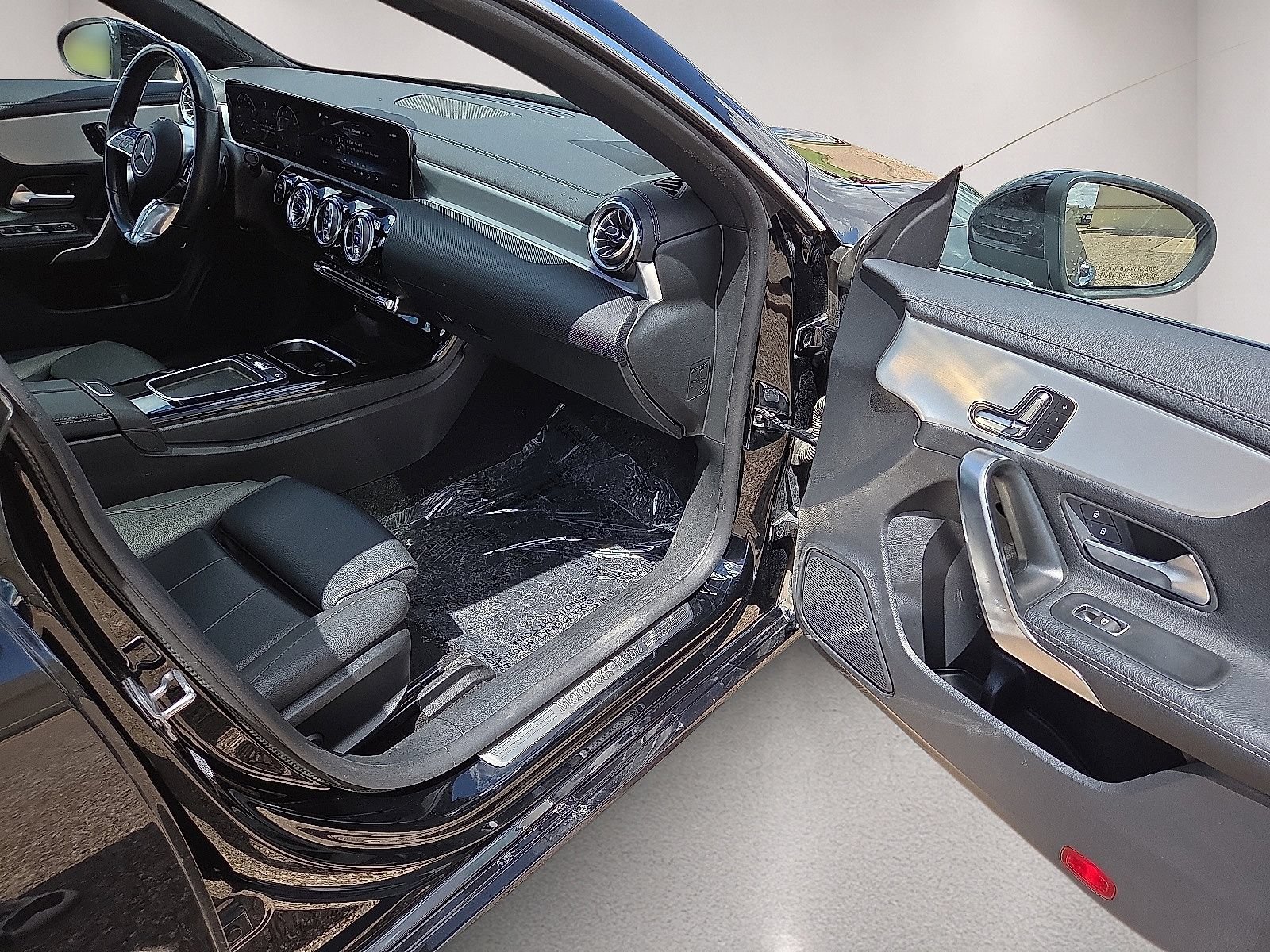 Used 2025 Mercedes-Benz CLA 250 image 12
