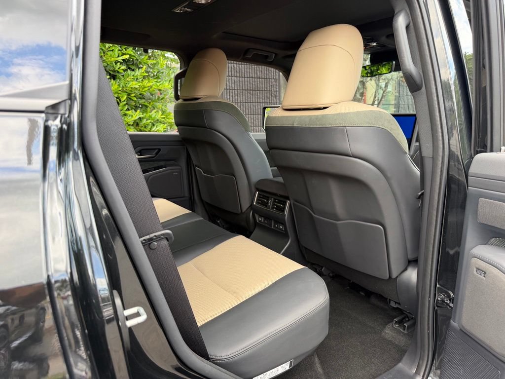 Used 2024 Lexus GX 550 AWD/4WD image 37