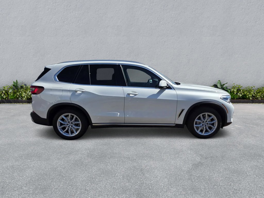 Used 2023 BMW X5 xDrive40i w/ Premium Package AWD/4WD image 5
