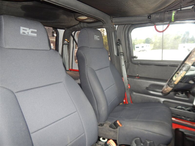 Used 2004 Jeep Wrangler X AWD/4WD image 27
