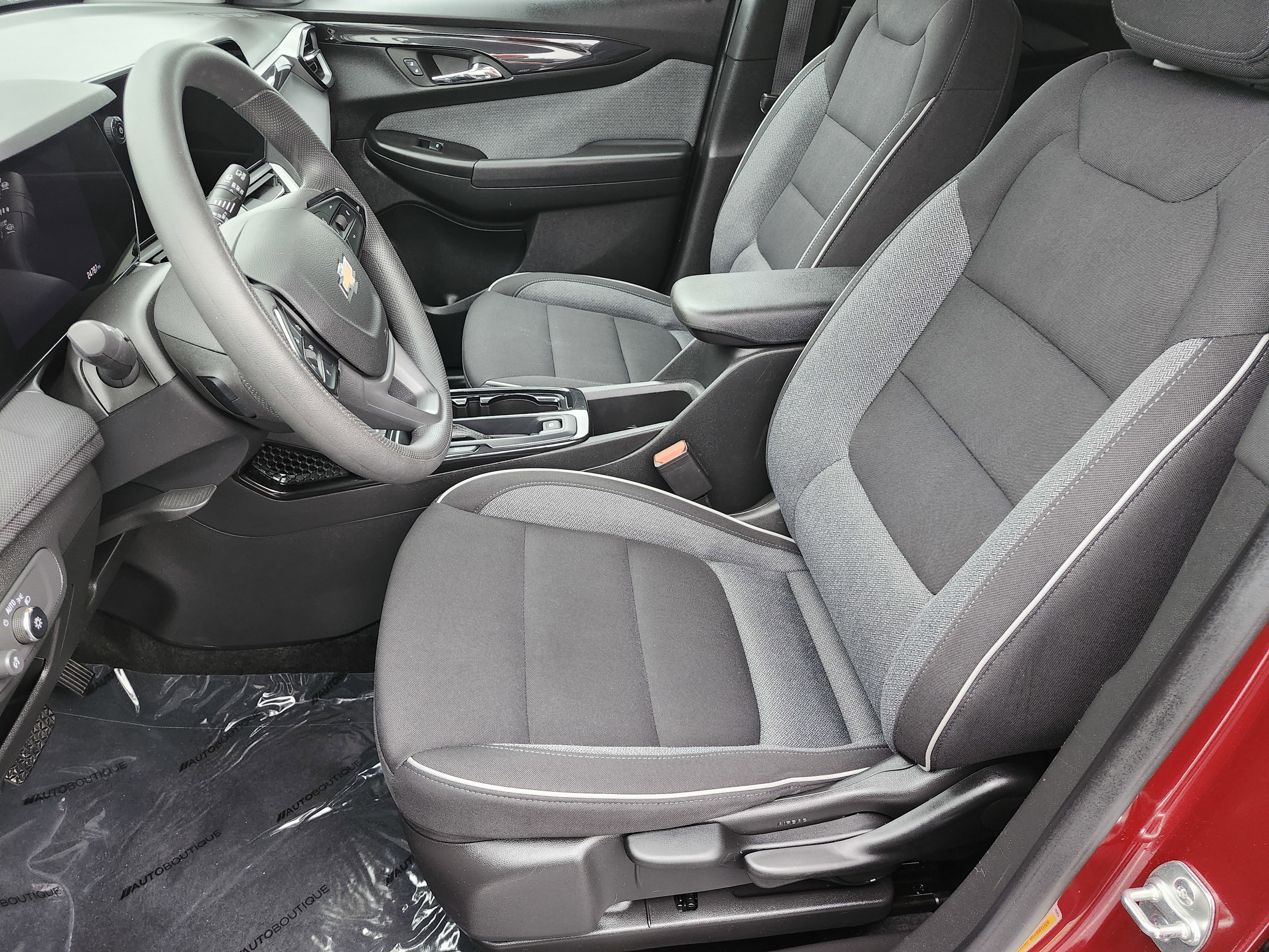 Used 2025 Chevrolet TrailBlazer LS w/ LS Convenience Package FWD image 22