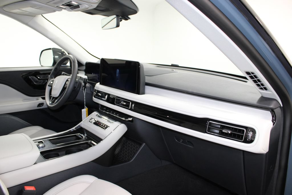 New 2026 Lincoln Aviator Reserve w/ Illumination Package RWD image 22
