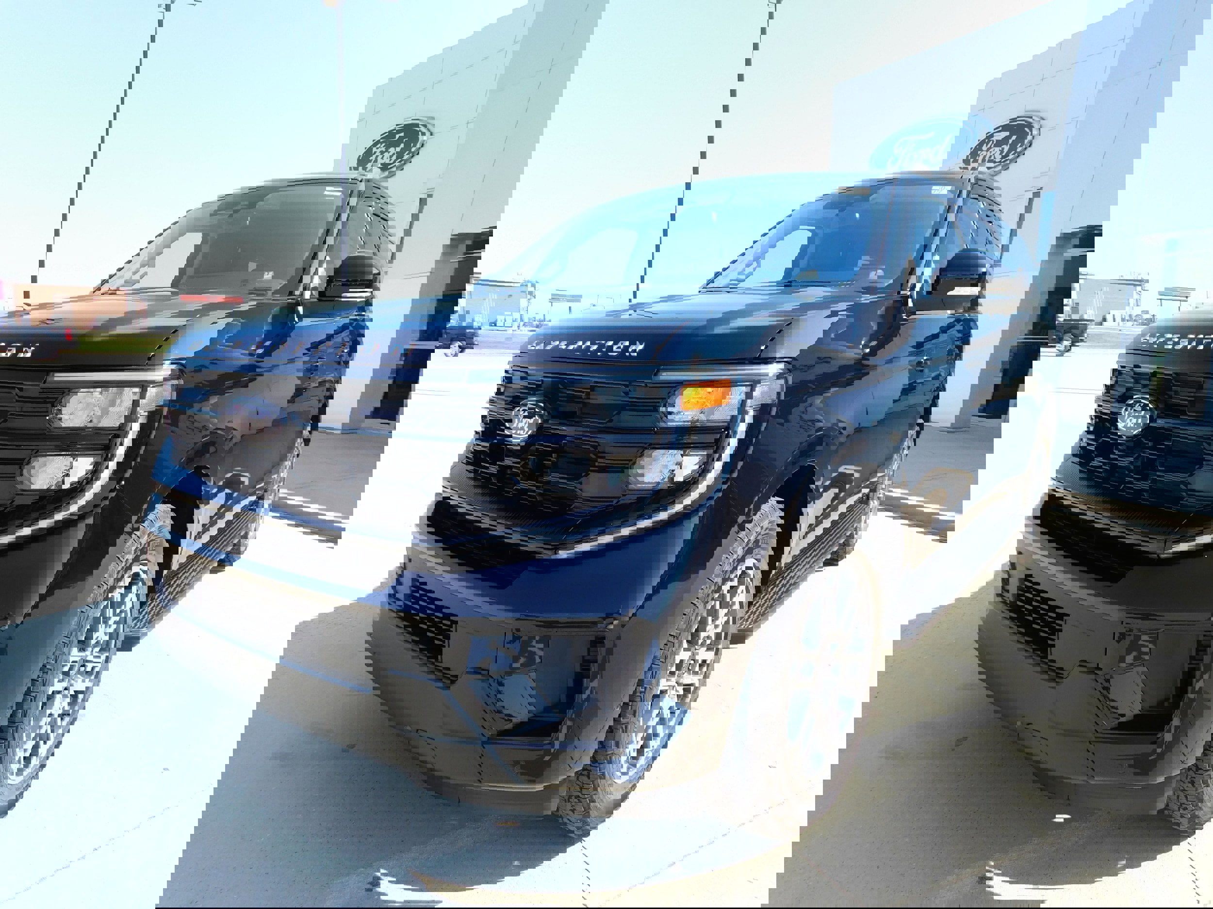 New 2025 Ford Expedition Active image 1