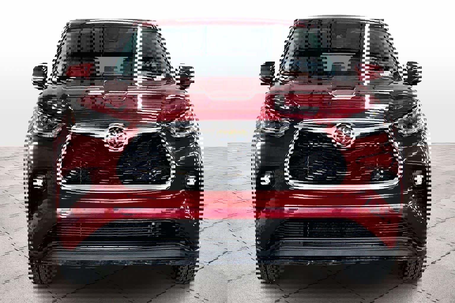 Used 2021 Toyota Highlander LE image 3