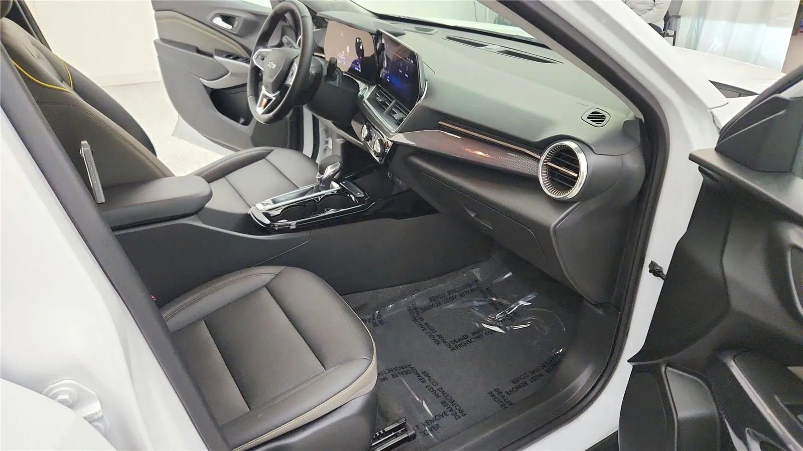 Used 2025 Chevrolet Trax ACTIV w/ Driver Confidence Package image 34