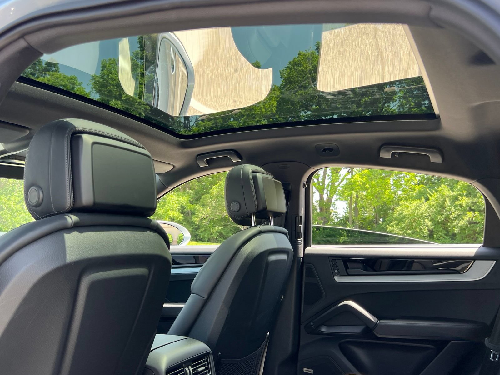 Certified 2024 Porsche Cayenne Coupe AWD/4WD image 23