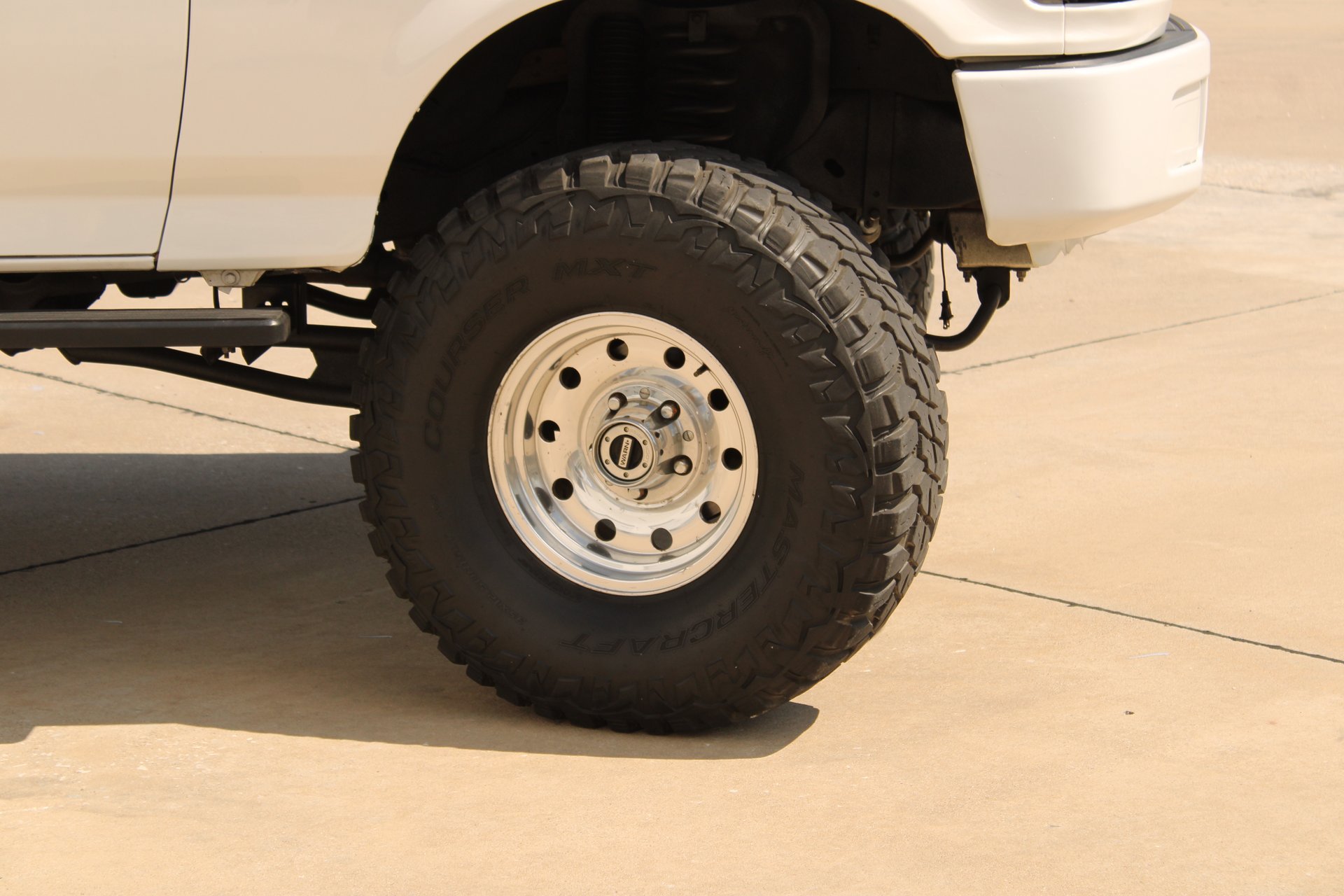 Used 1993 Ford Bronco XLT AWD/4WD image 35