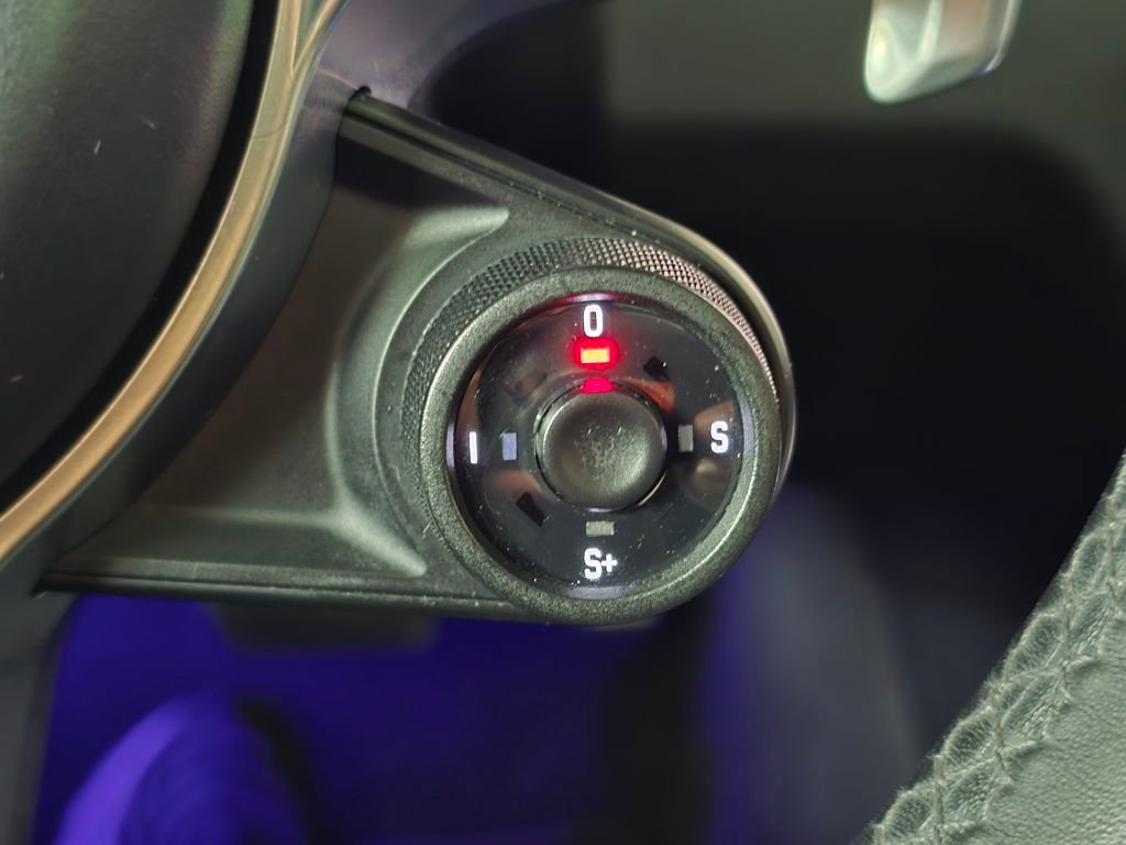 Used 2021 Porsche Cayenne GTS w/ Premium Package image 33