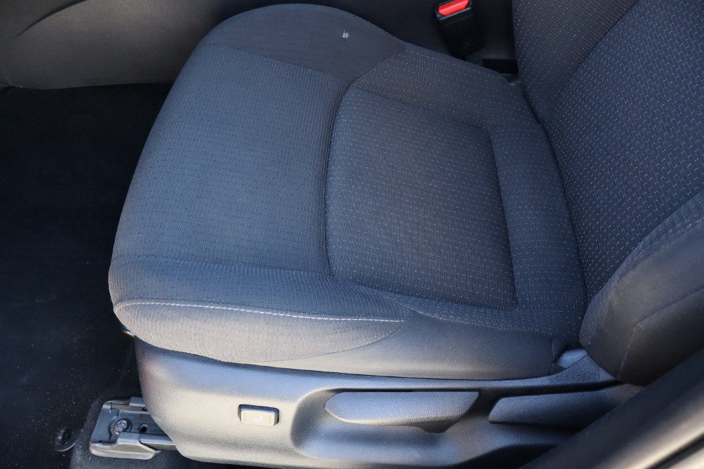 Used 2018 Toyota C-HR XLE FWD image 21