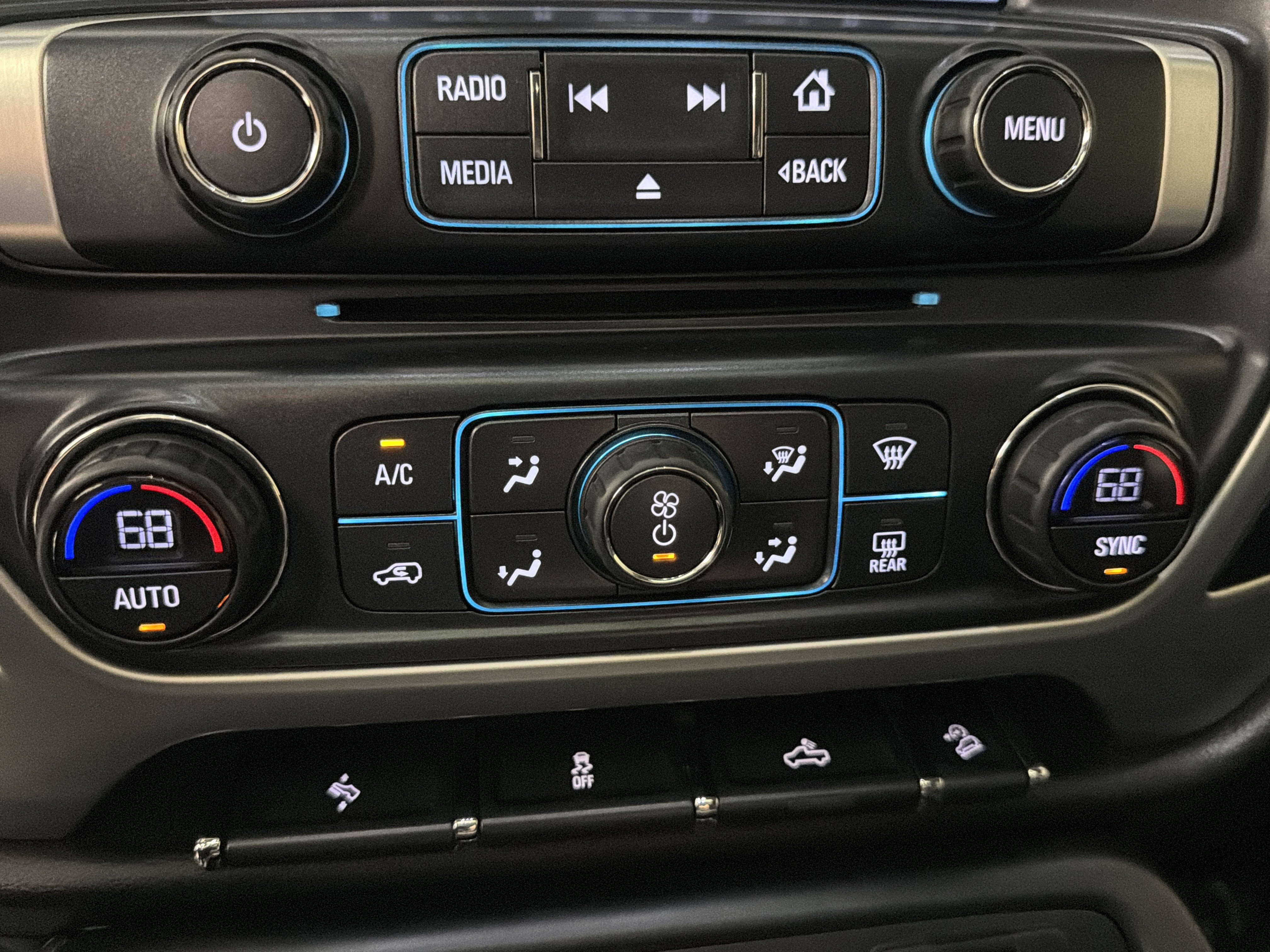 Used 2018 GMC Sierra 1500 SLT w/ SLT Premium Package AWD/4WD image 15