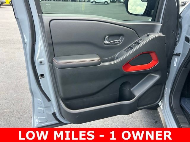 Used 2025 Nissan Frontier Pro-X w/ Tow Package image 12