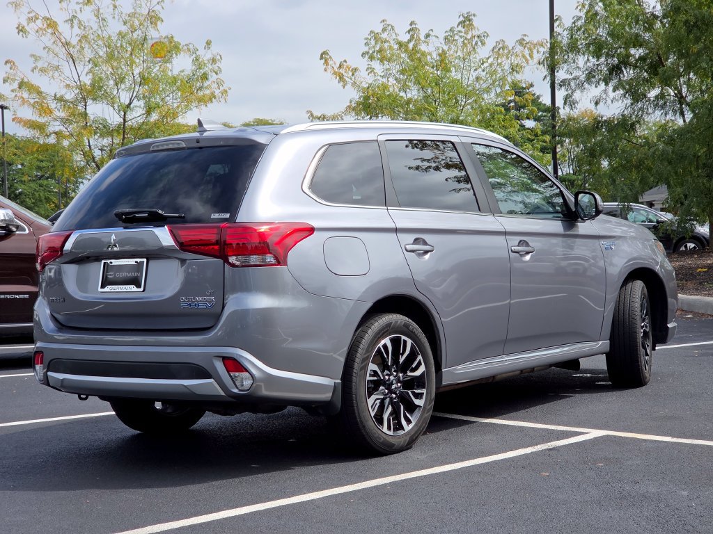Used 2018 Mitsubishi Outlander 4WD Plug-In Hybrid image 30