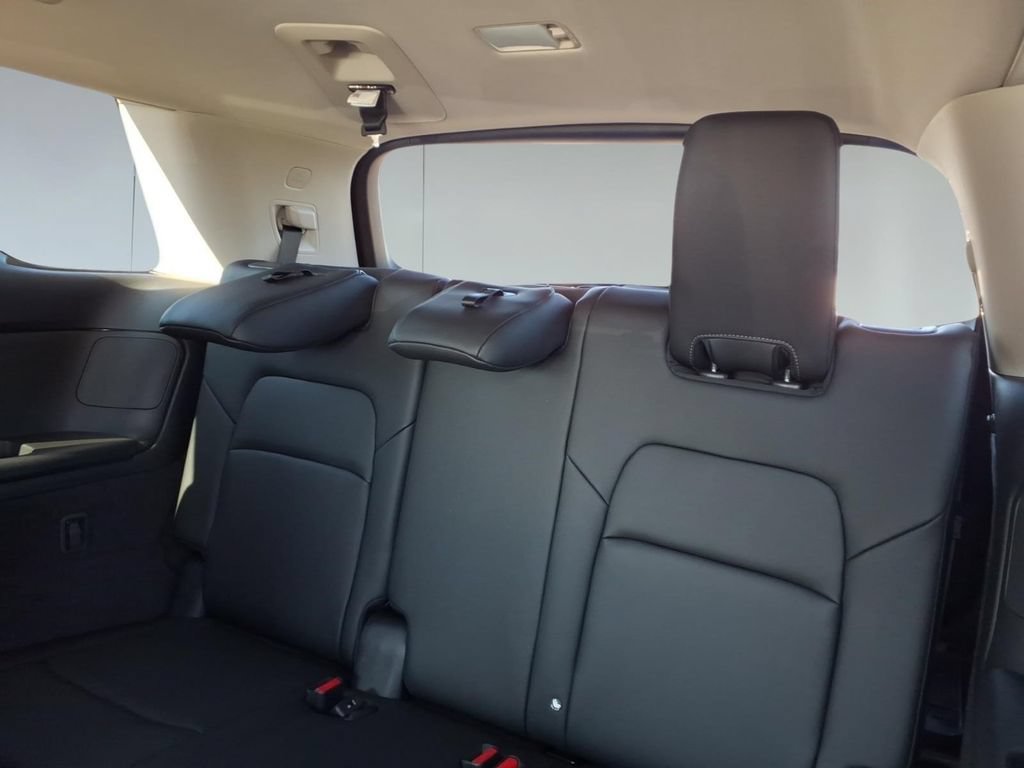 New 2026 Nissan Pathfinder SL FWD image 9