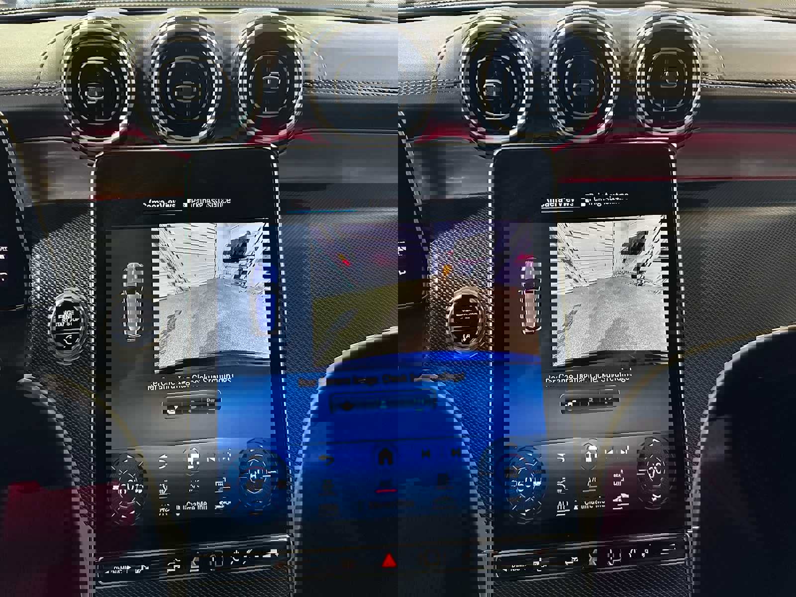 Used 2024 Mercedes-Benz GLC 300 4MATIC image 27