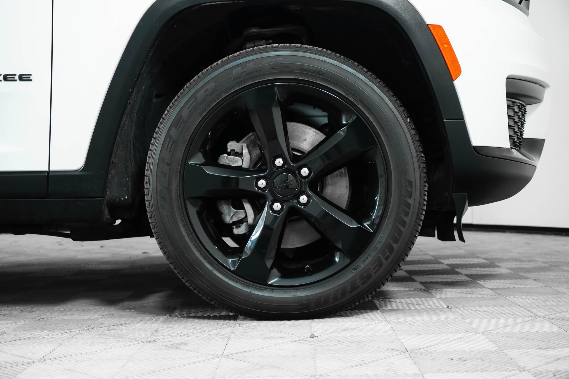 Used 2024 Jeep Grand Cherokee L Altitude image 9