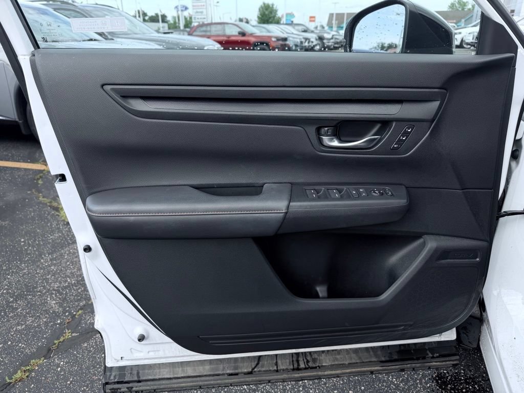 Used 2025 Honda CR-V Sport-L image 14