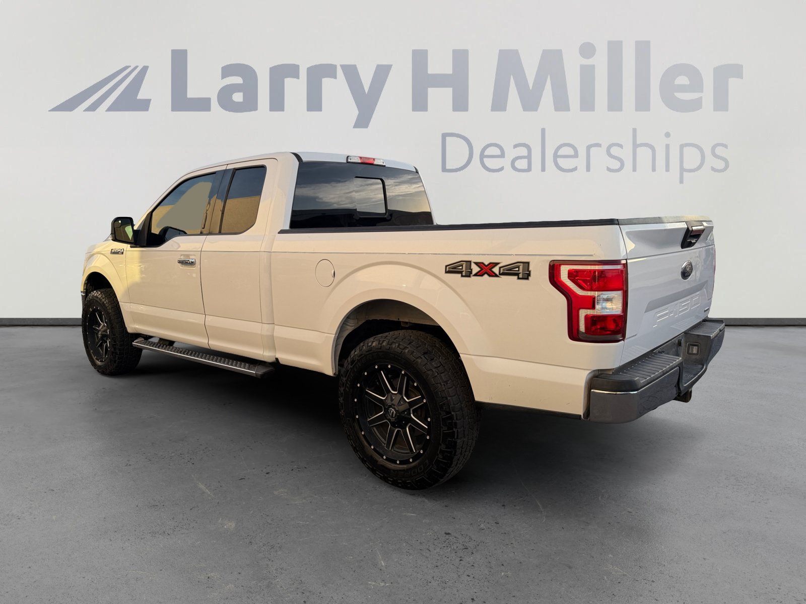 Used 2020 Ford F150 XLT w/ Equipment Group 302A Luxury AWD/4WD image 3