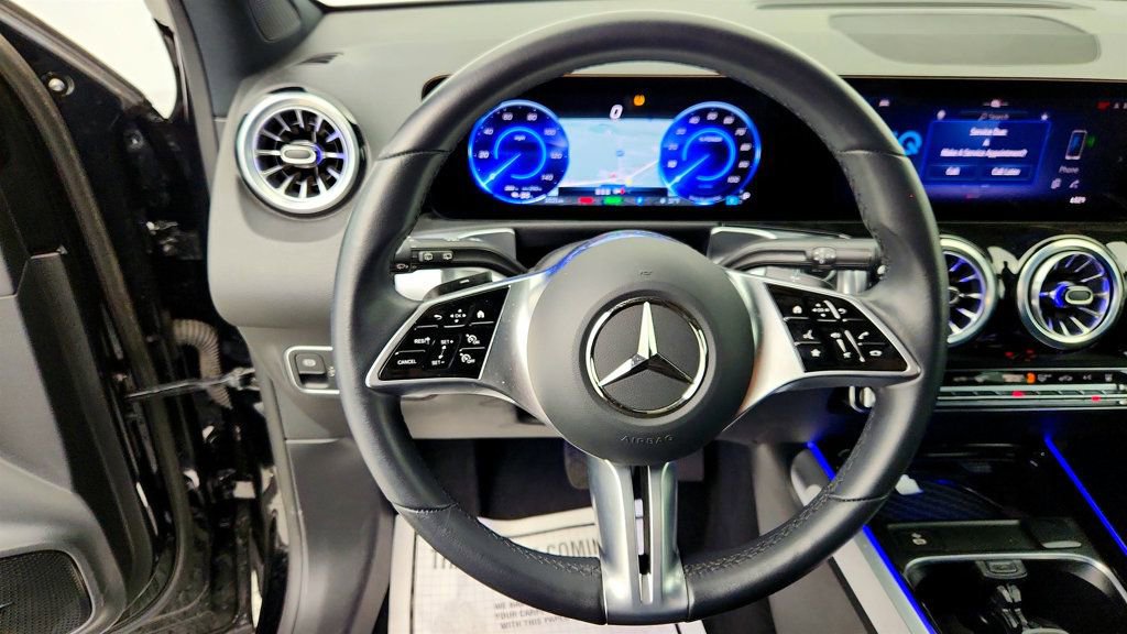 Used 2024 Mercedes-Benz EQB 300 4MATIC image 13
